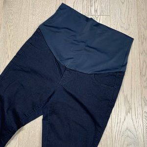 BNWOT Maternity full panel Skinny Jeans